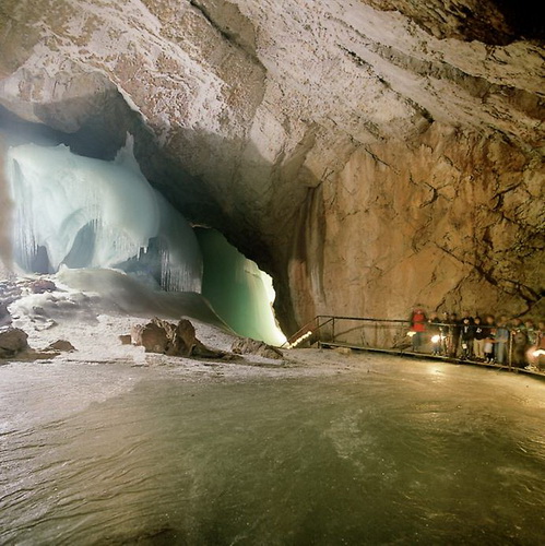 Пещеры Айсризенвельт фото 4