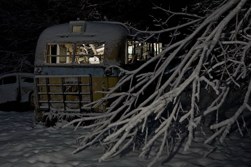 Свалка автомобилей морозной ночью фото 18