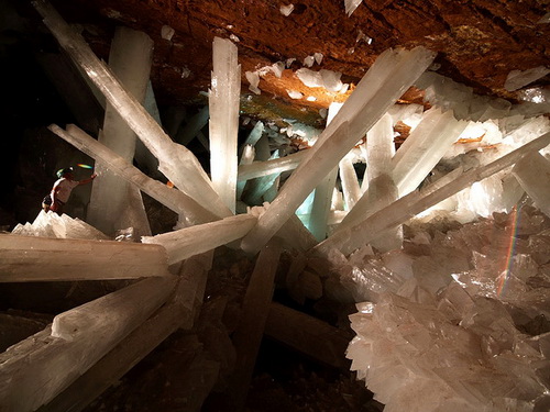 Naica - пещера с огромными кристаллами. фото 1