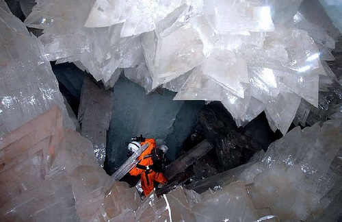 Naica - пещера с огромными кристаллами. фото 5