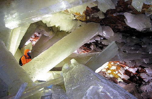 Naica - пещера с огромными кристаллами. фото 10