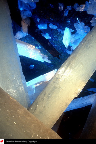 Naica - пещера с огромными кристаллами. фото 11