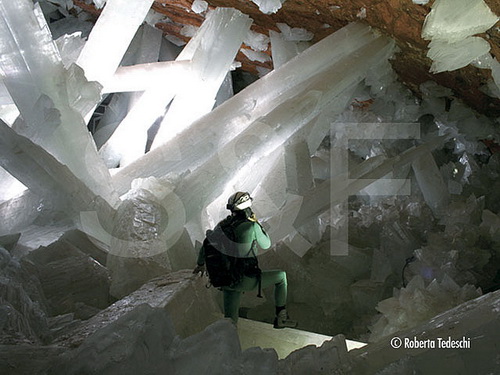 Naica - пещера с огромными кристаллами. фото 15