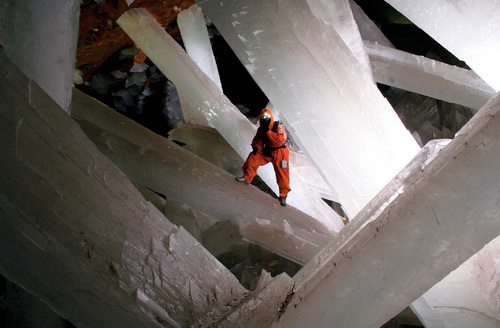 Naica - пещера с огромными кристаллами. фото 0
