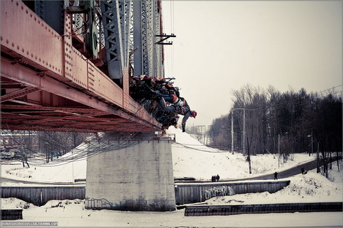 50 человек прыгнули с моста фото 68