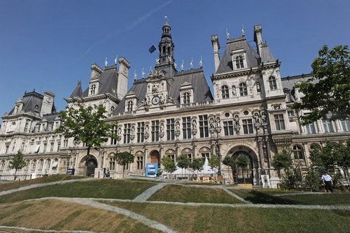 Оптический обман на Town Hall  в Париже фото 5